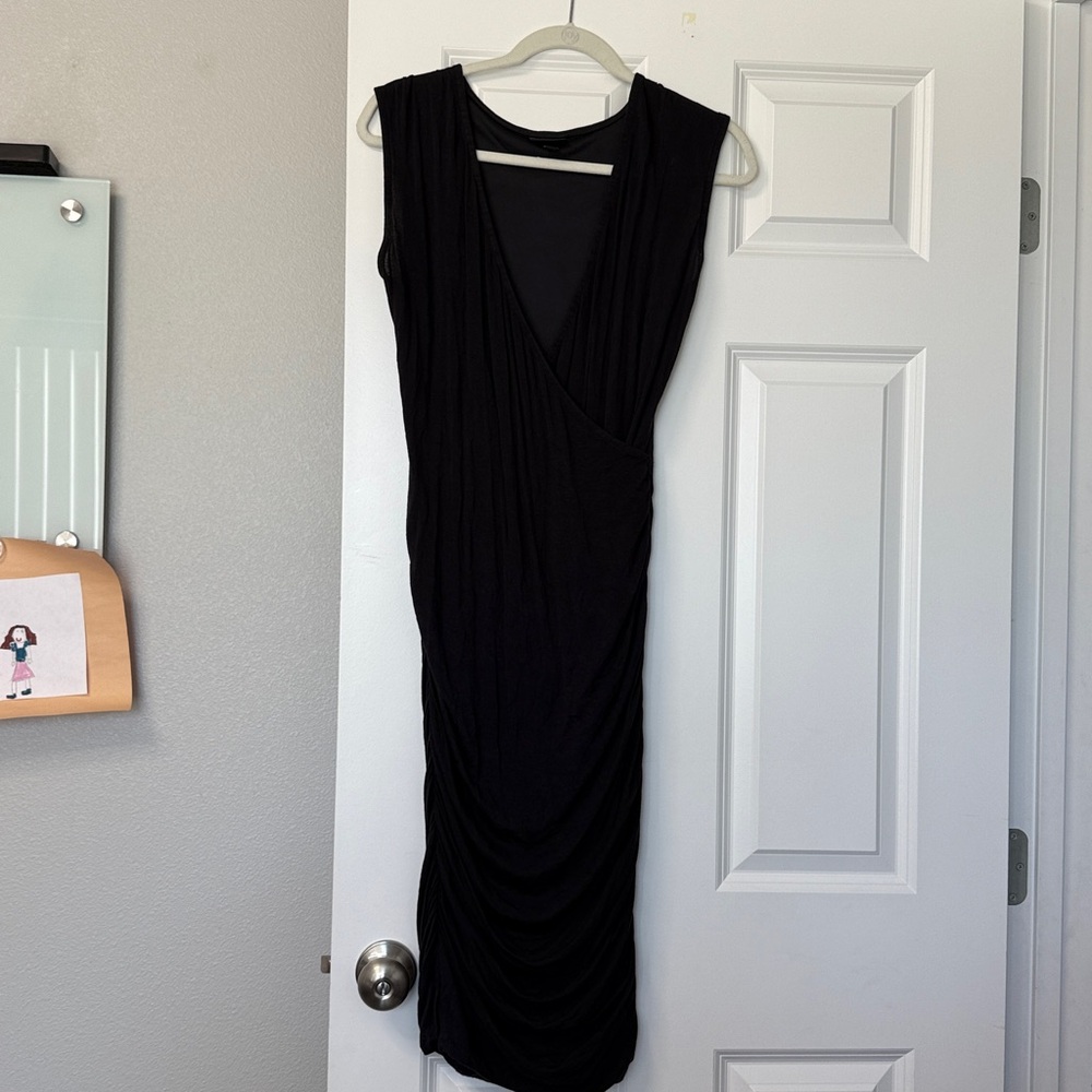Elegant Black Sleeveless Dress